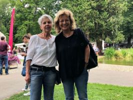 Auf dem Neigschmeckt-Markt mit Organisatorin Gabriele Janz (2019)