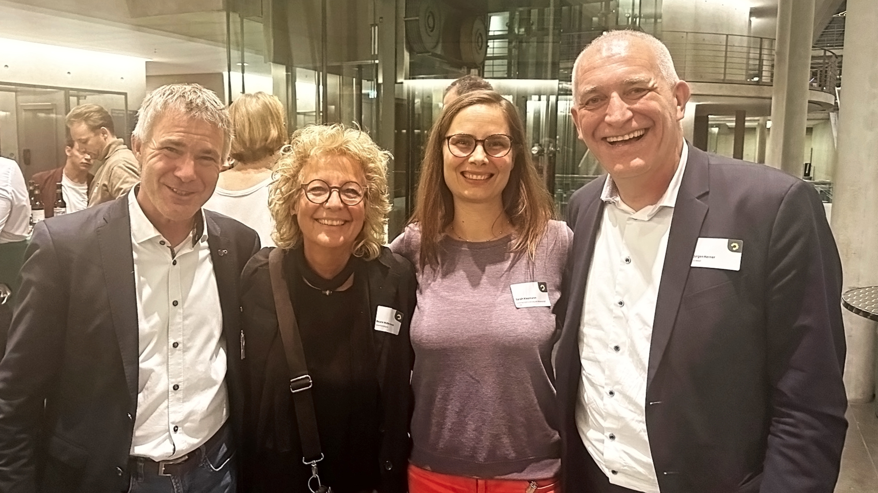 Beate Müller-Gemmeke mit Vertreter:innen aus den Gewerkschaften beim ersten Treffen des Gewerkschafts- und Sozialbeirats von Bündnis 90/Die Grünen im Bundestag.