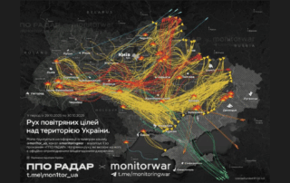 Dichte Visualisierung der Flugrouten russischer Drohnen und Raketen über der Ukraine. Gelbe und rote Linien zeigen die Wege der Angriffe, viele enden mit Explosionssymbolen. Die Grafik macht sichtbar, wie massiv und konzentriert die nächtlichen Attacken waren.